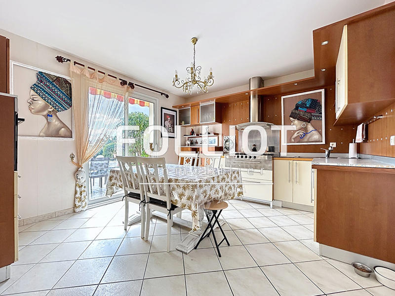 Maison - 185 m² - 5 pièces