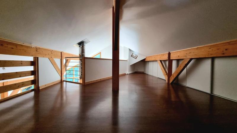 Maison - 250 m² - 9 pièces