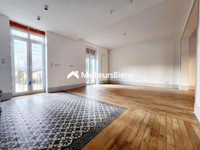 Maison de ville - 198 m² - 7 pièces