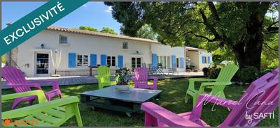 Villa - 284 m² - 9 pièces