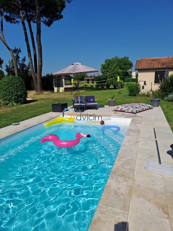 Maison - 200 m² - 9 pièces