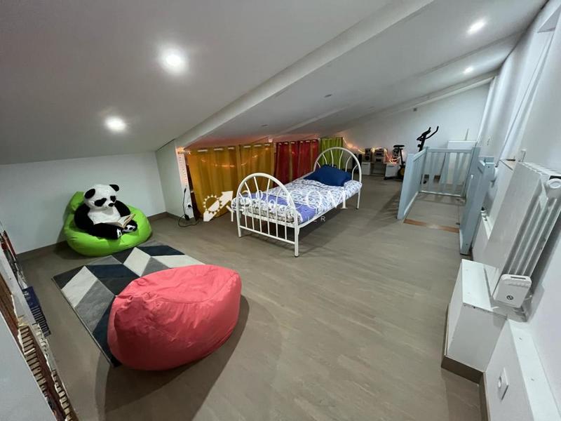 Maison - 177 m² - 10 pièces