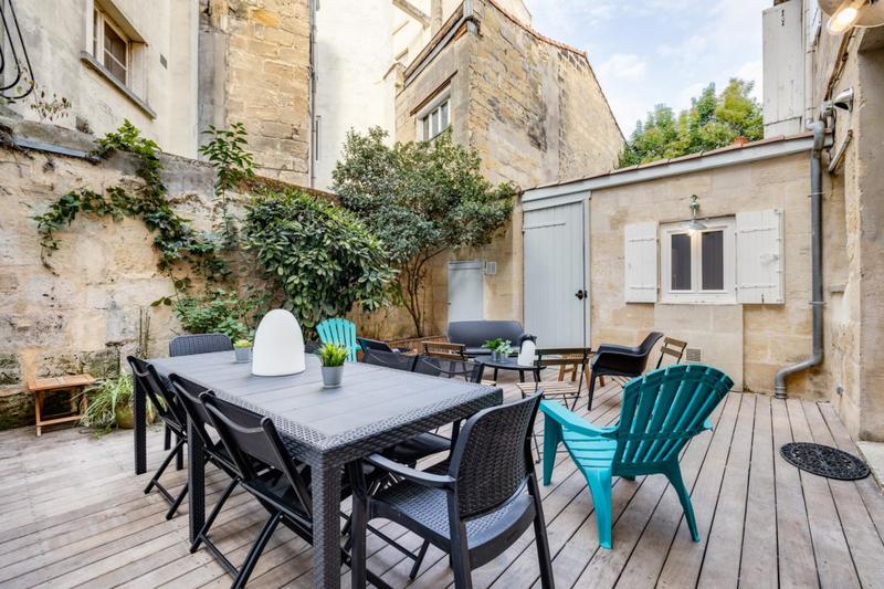 Maison - 241 m² - 12 pièces