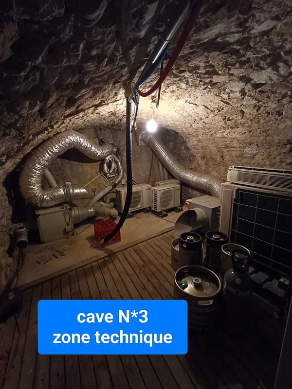 Local commercial - 119 m² - 5 pièces