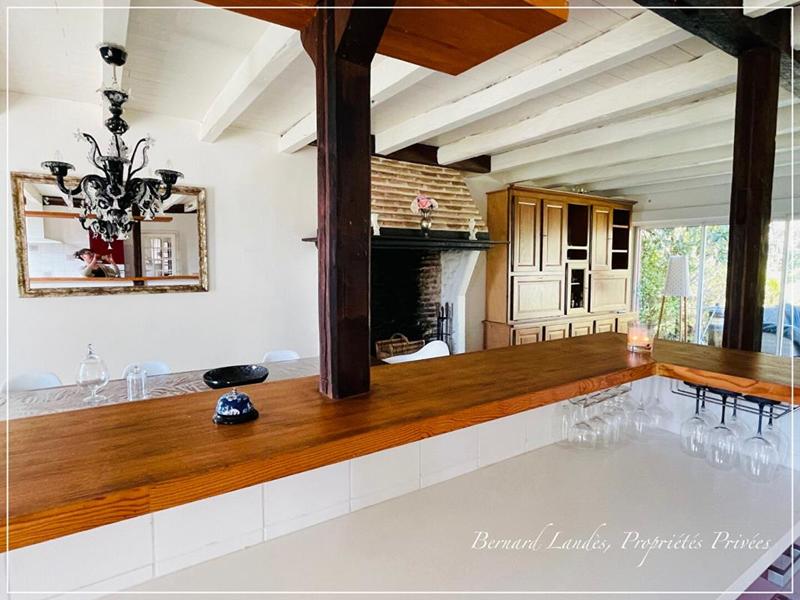 Maison - 389 m² - 11 pièces