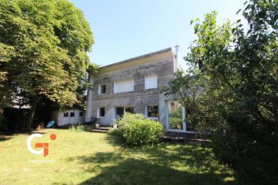Maison - 180 m² - 7 pièces