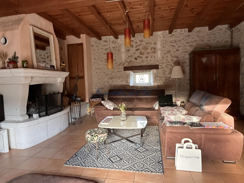Maison - 233 m² - 8 pièces