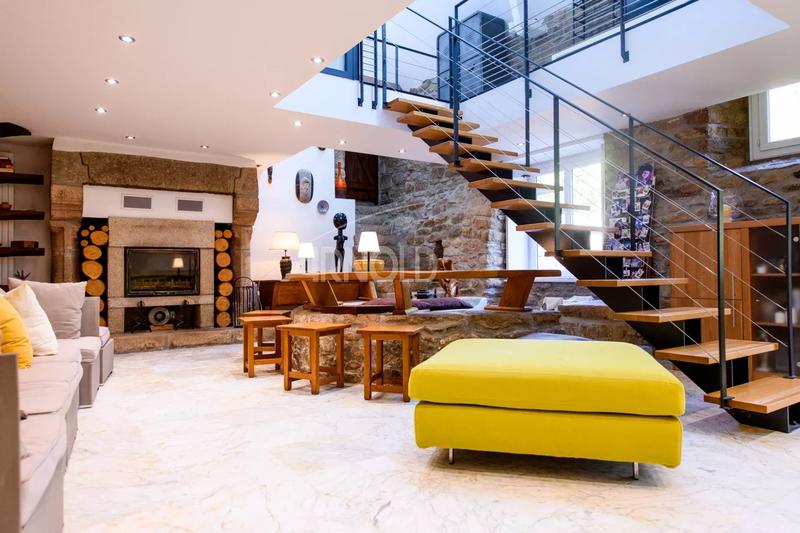 Maison - 266 m² - 9 pièces