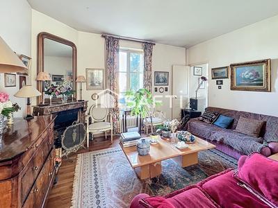 Maison - 161 m² - 6 pièces