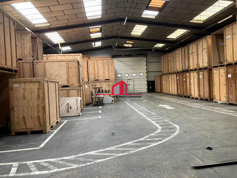 Local d'activités - 921 m² - 10 pièces