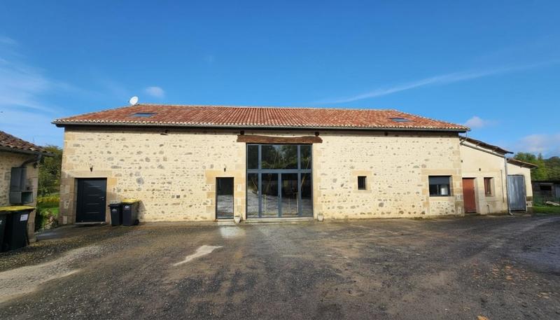 Maison - 280 m² - 4 pièces