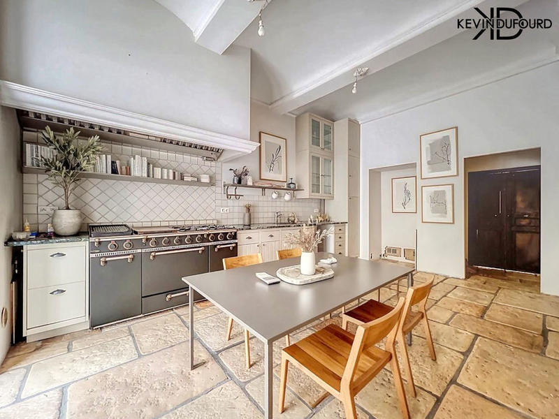 Maison de ville - 200 m² - 7 pièces