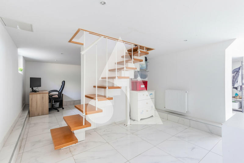 Maison - 96 m² - 5 pièces