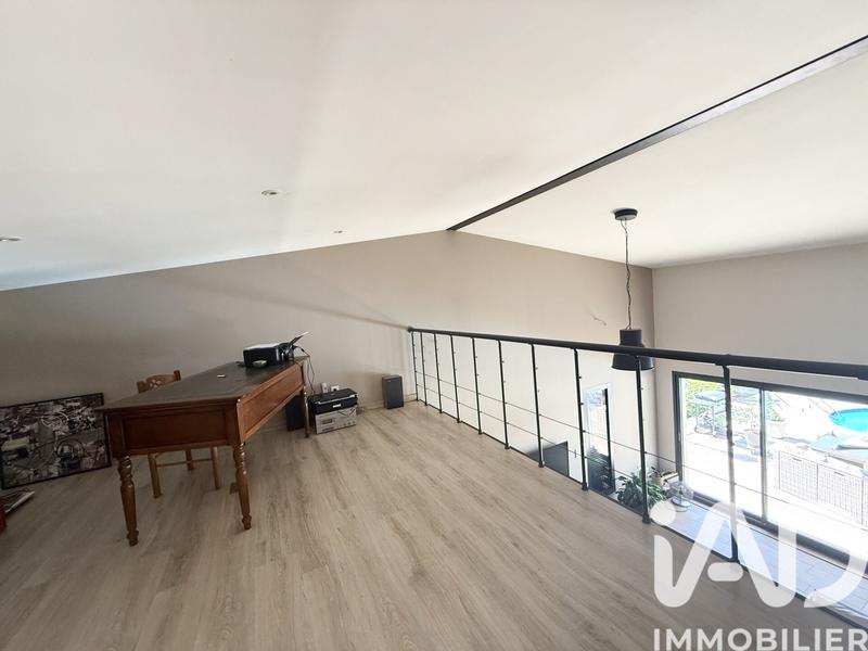 Maison - 2 017 m² - 5 pièces