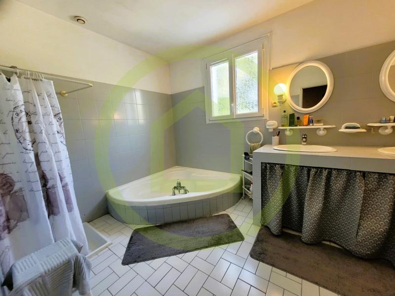 Maison - 165 m² - 5 pièces