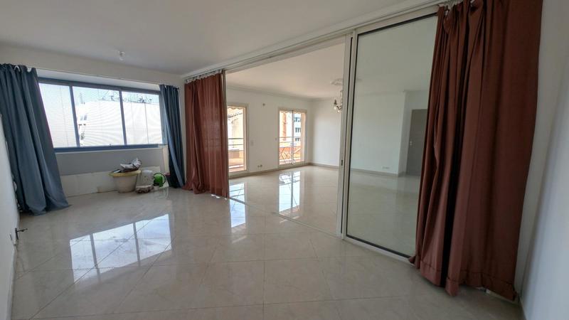 Appartement - 242 m² - 6 pièces