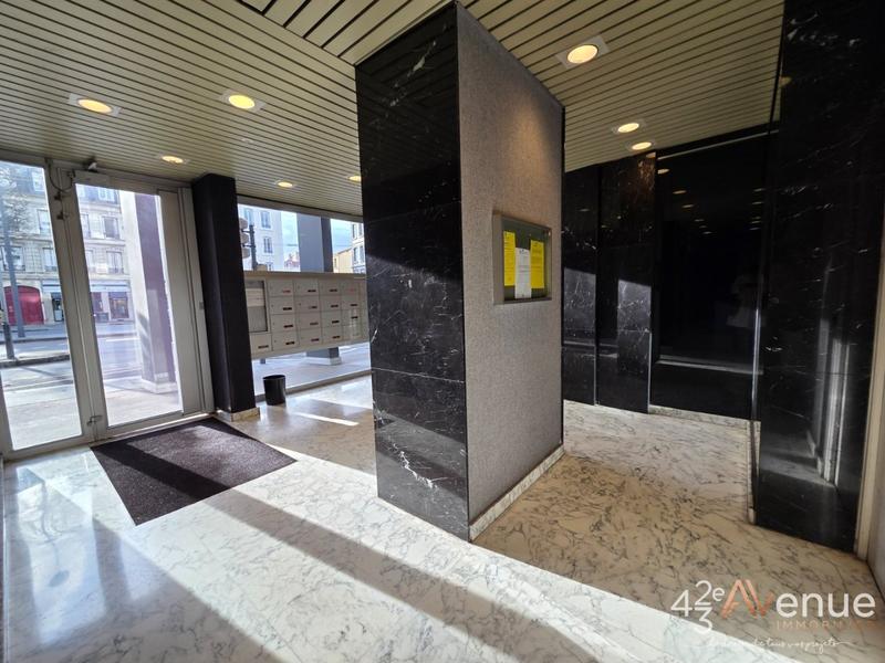 Appartement - 125 m² - 6 pièces