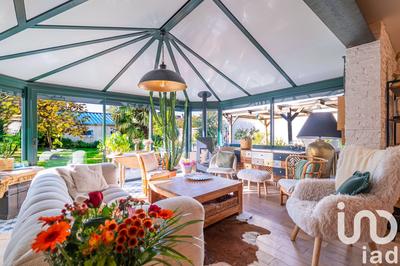 Maison - 180 m² - 8 pièces