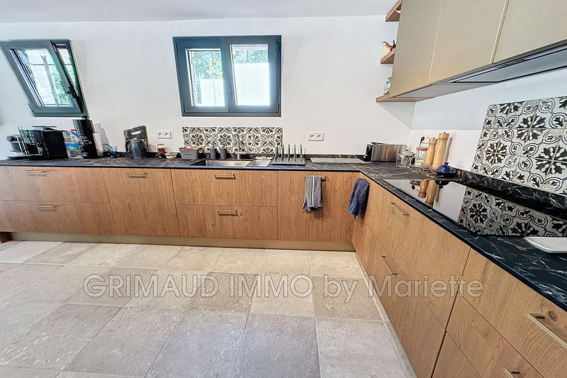 Maison - 180 m² - 5 pièces