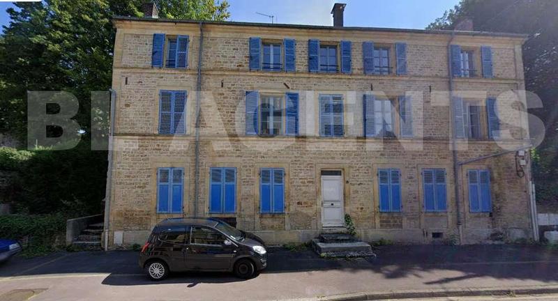 Maison - 195 m² - 10 pièces