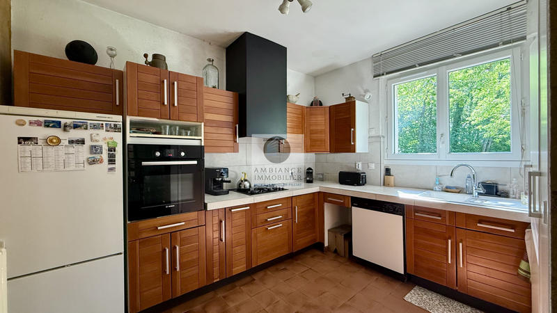 Maison - 230 m² - 9 pièces