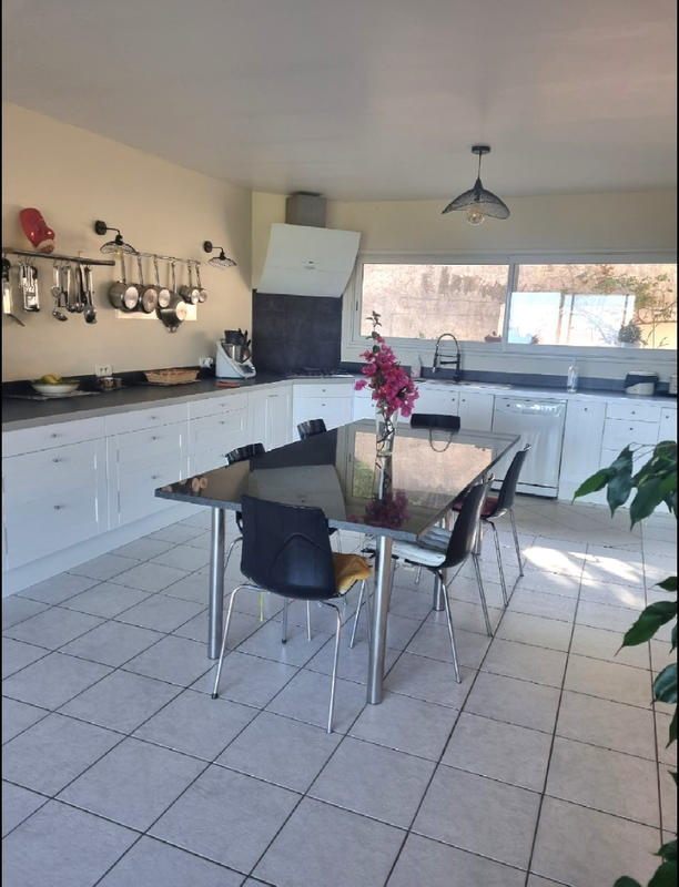 Villa - 270 m² - 10 pièces