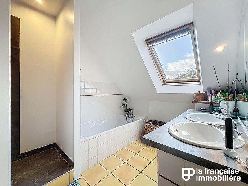 Maison - 153 m² - 8 pièces