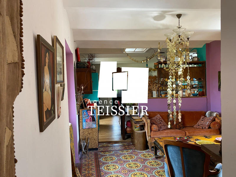 Maison - 230 m² - 5 pièces