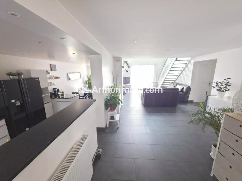 Maison - 140 m² - 6 pièces