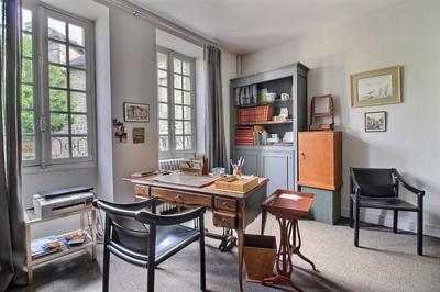 Maison - 230 m² - 7 pièces