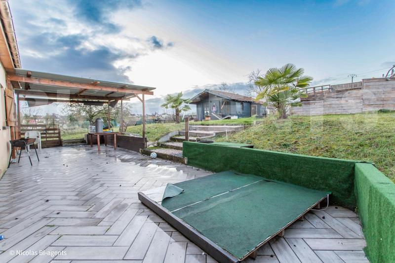 Pavillon - 130 m² - 6 pièces