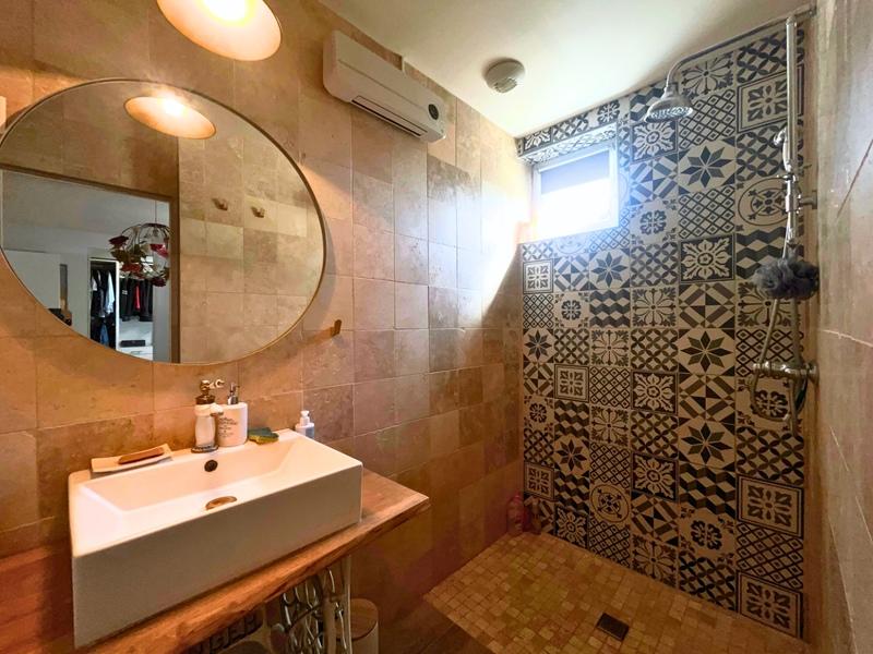 Maison - 200 m² - 7 pièces