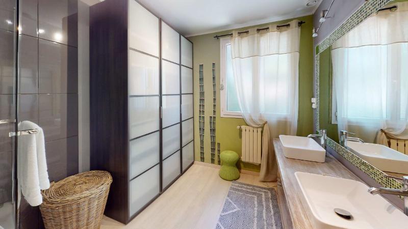 Maison - 245 m² - 8 pièces