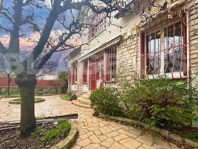 Maison de ville - 263 m² - 9 pièces