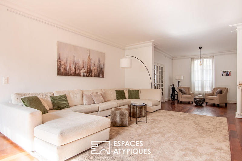 Demeure - 324 m² - 10 pièces