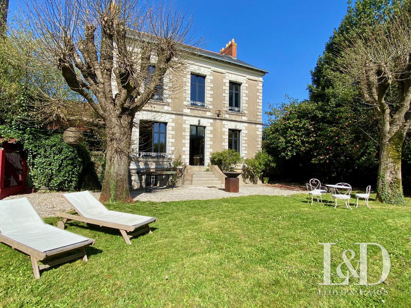 Maison ancienne - 198 m² - 8 pièces