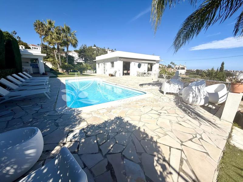 Maison - 174 m² - 6 pièces