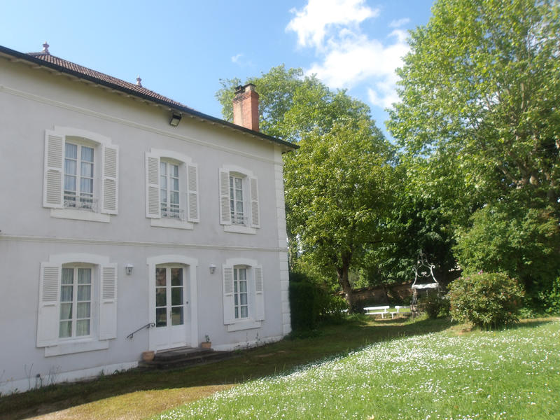 Propriété - 250 m² - 12 pièces