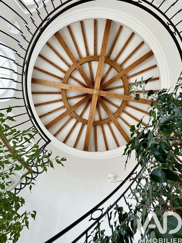 Maison - 732 m² - 20 pièces