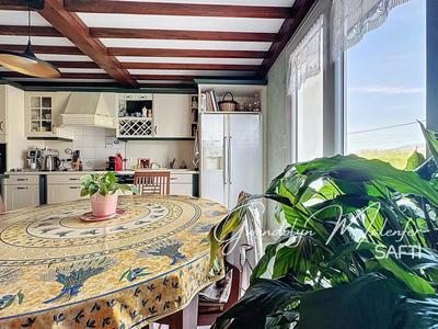 Maison - 184 m² - 6 pièces