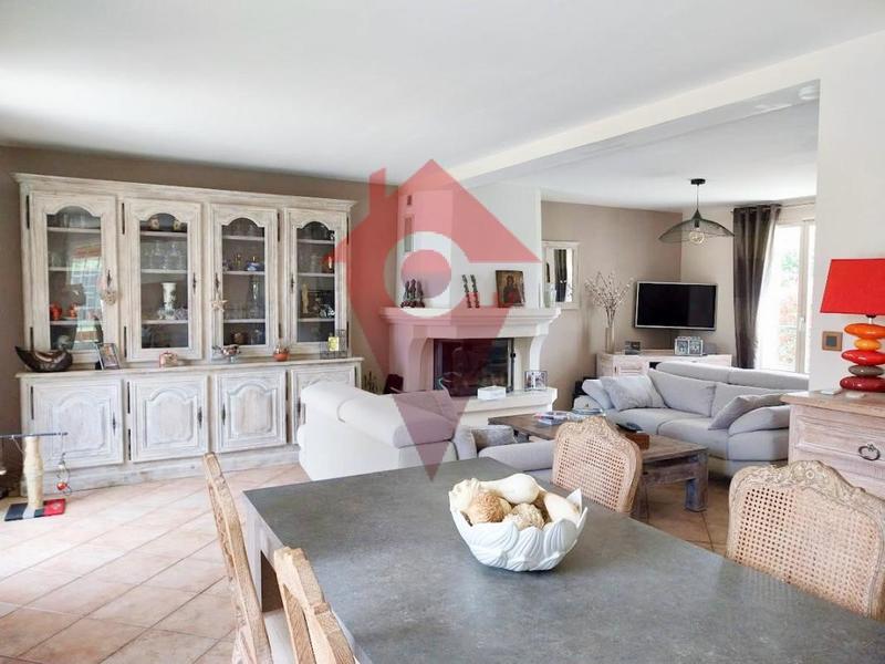 Maison - 180 m² - 8 pièces