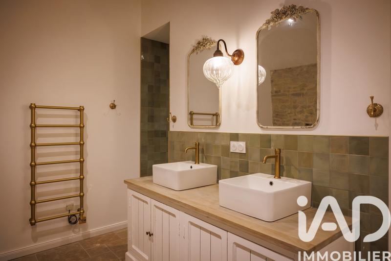 Maison de village - 305 m² - 9 pièces