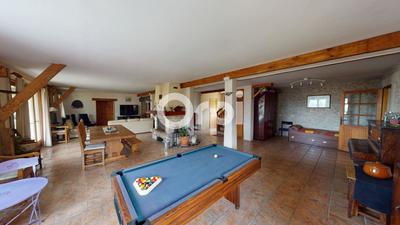 Maison - 243 m² - 6 pièces