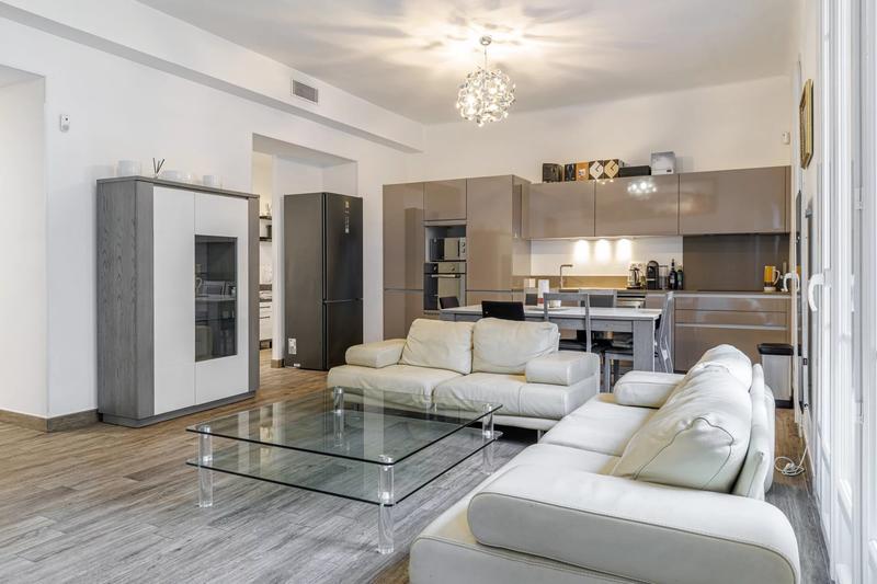 Appartement - 154 m² - 6 pièces