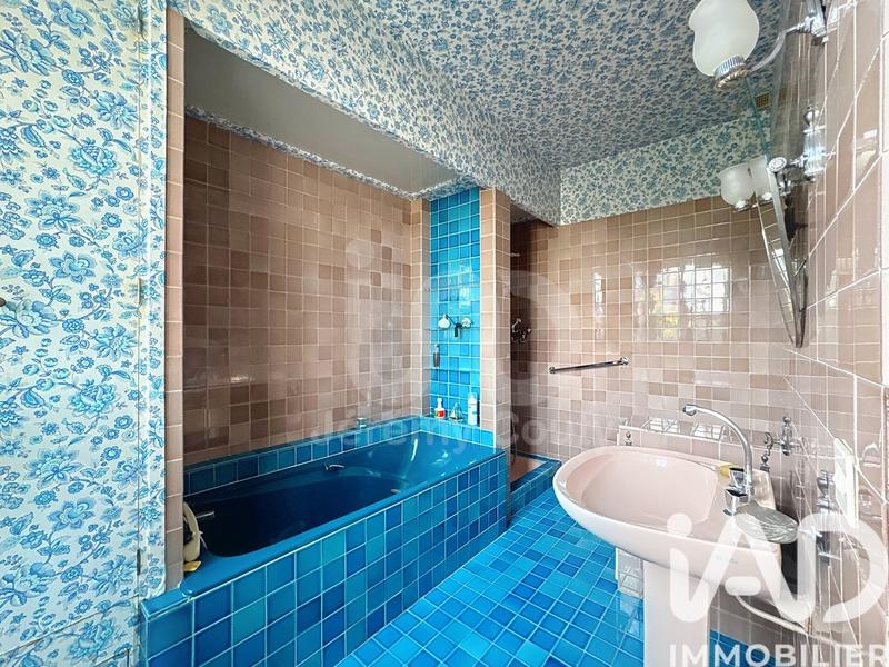 Maison - 239 m² - 9 pièces