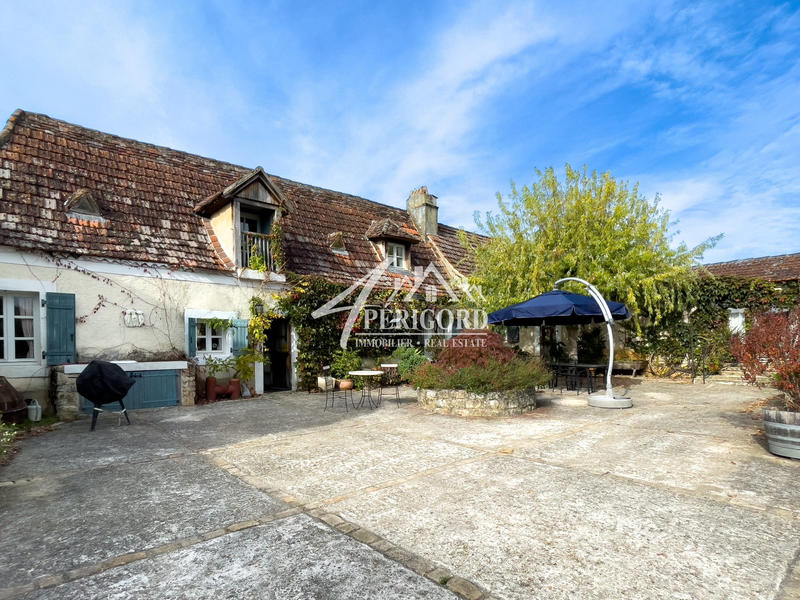 Maison ancienne - 360 m² - 8 pièces