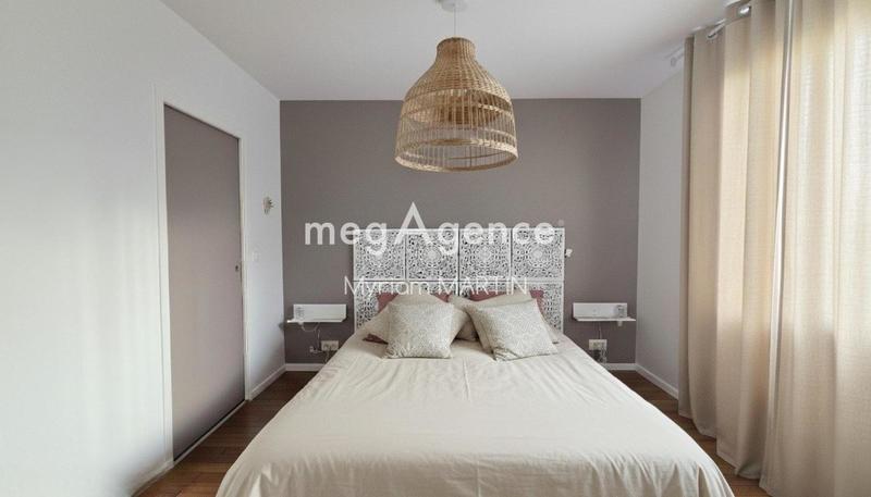 Maison - 232 m² - 9 pièces