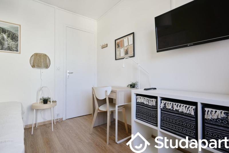 Chambre - 10 m² - 1 pièce