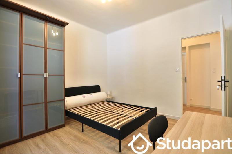 Chambre - 13 m² - 1 pièce