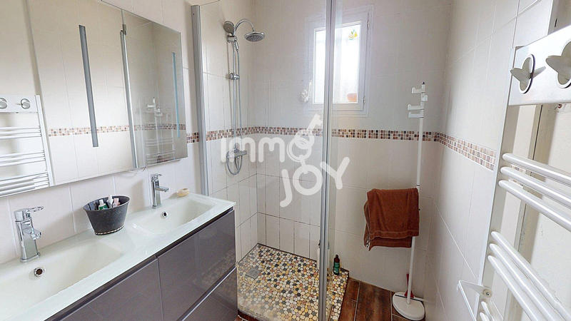 Maison - 111 m² - 5 pièces